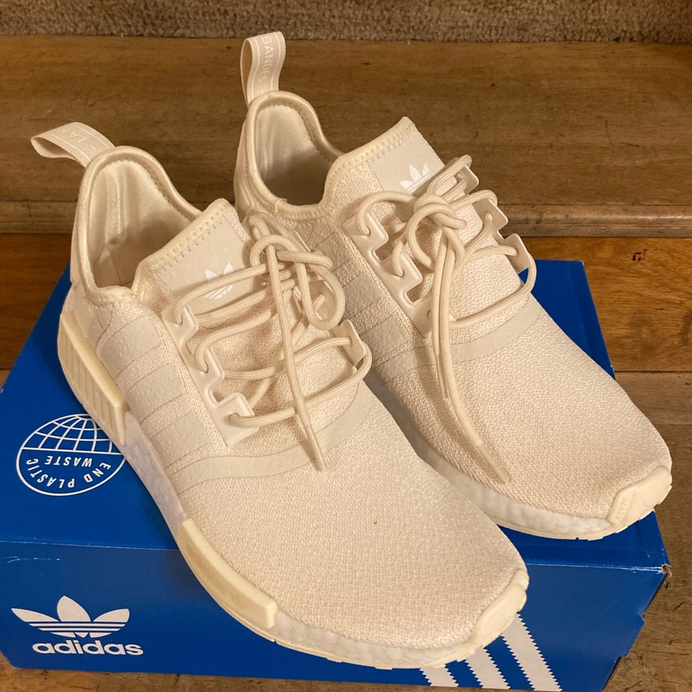 NWT Women’s Adidas NMD_R1 Sz. 10